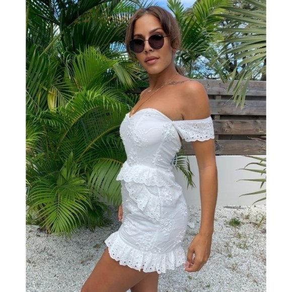 White Broderie Anglaise Lace Short Sleeve Off Shoulder Frill Hem Romper Playsuit - Picture 5 of 14